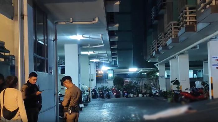 นักศึกษาตกตึก นักศึกษาตกตึก