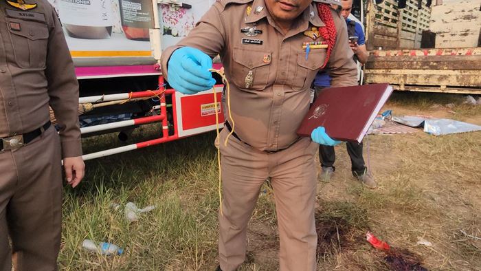 ผอ.รพ. ถูกแทงดับหลังเวทีหมอลำ ผอ.รพ. ถูกแทงดับหลังเวทีหมอลำ