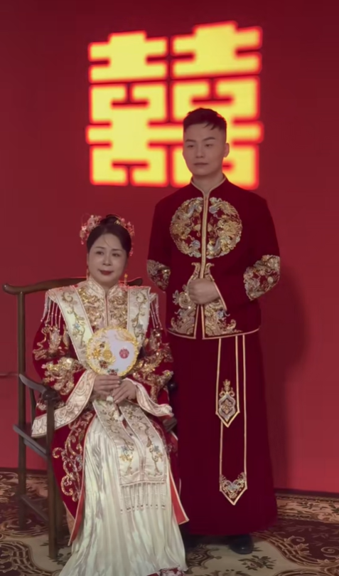 รักแท้ ป้าแพ้ใจหนุ่มตามตื้ออายุห่าง 20 ปี ยอมแต่งงานรอบ 2 รักแท้ ป้าแพ้ใจหนุ่มตามตื้ออายุห่าง 20 ปี ยอมแต่งงานรอบ 2