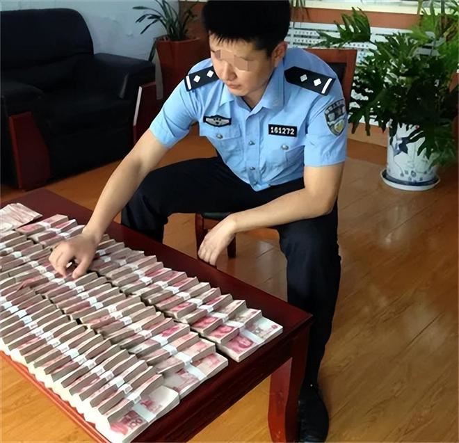 โจรปล้นบ้าน ขโมยเงิน โจรปล้นบ้าน ขโมยเงิน