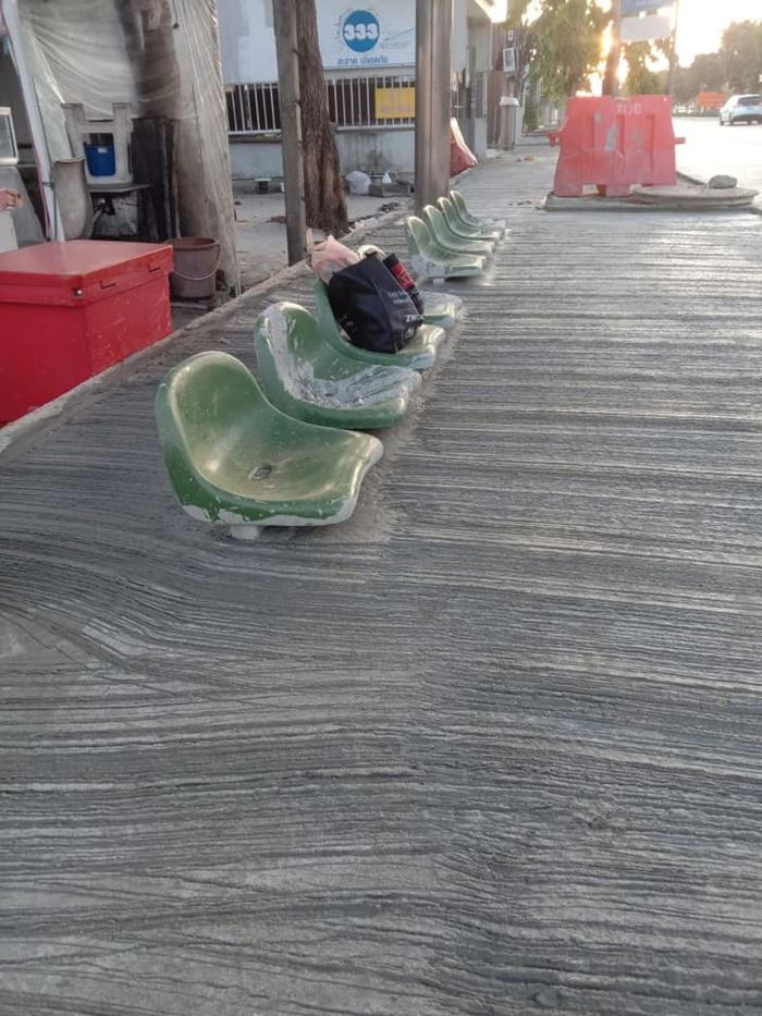 เทปูนทับป้ายรถเมล์ เทปูนทับป้ายรถเมล์