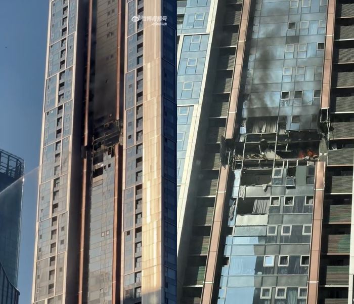 คอนโดหรูจีนไฟไหม้ คอนโดหรูจีนไฟไหม้