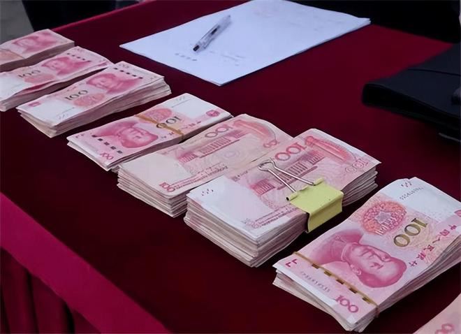 โจรปล้นบ้าน ขโมยเงิน โจรปล้นบ้าน ขโมยเงิน