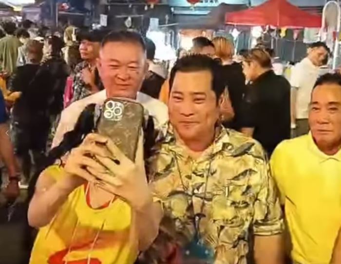 ท่านอ้น เล่นสงกรานต์ ท่านอ้น เล่นสงกรานต์