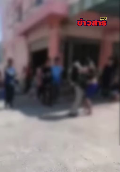 พนง. ขนส่ง ซัดเดือดลูกค้า ไปตามของถึงคลัง เจอด่าหยาบ พนง. ขนส่ง ซัดเดือดลูกค้า ไปตามของถึงคลัง เจอด่าหยาบ