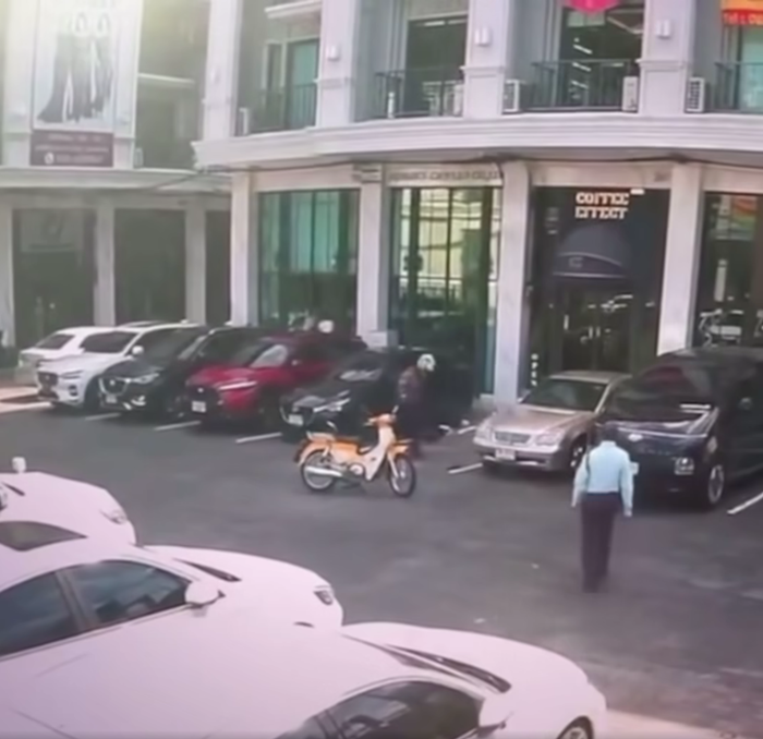 ไรเดอร์ Bolt ต่อยผู้โดยสารหญิงสลบ ไรเดอร์ Bolt ต่อยผู้โดยสารหญิงสลบ