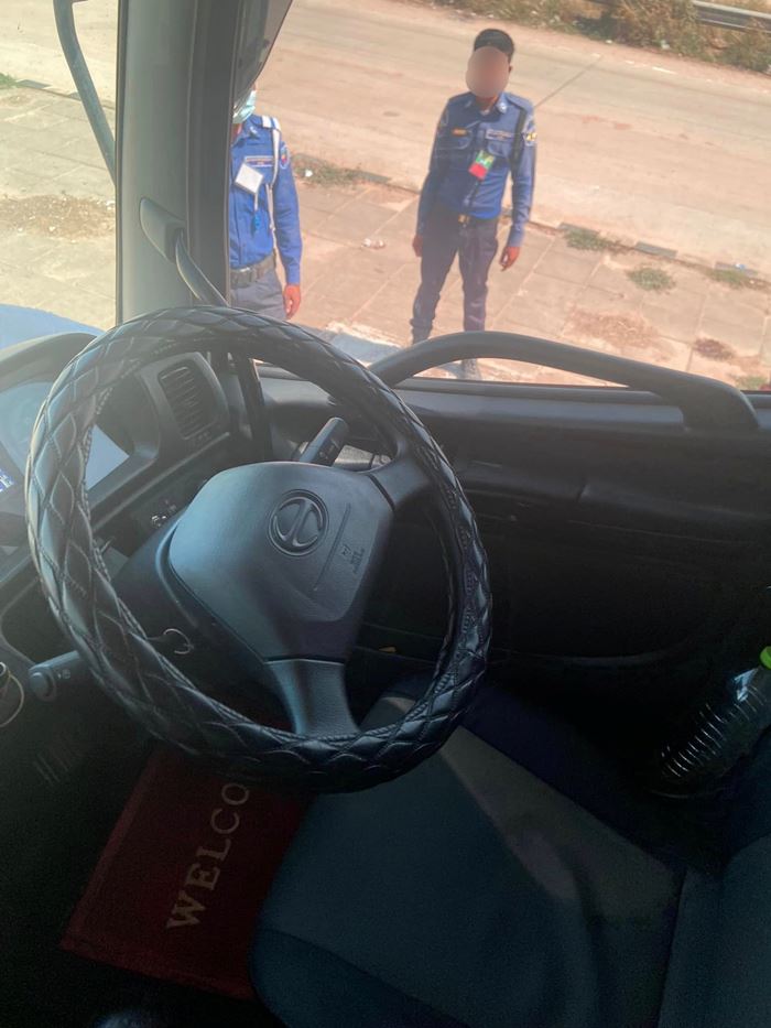 รถบรรทุก ยูเทิร์นผิดจุด ตำรวจพม่า เรียกเงิน 40000 รถบรรทุก ยูเทิร์นผิดจุด ตำรวจพม่า เรียกเงิน 40000