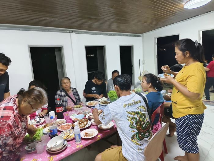 รีวิวสร้างห้องครัว ประตู 10 บาน รีวิวสร้างห้องครัว ประตู 10 บาน