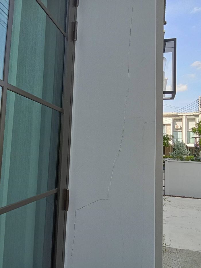 ซื้อบ้านโครงการดัง รอยร้าวเพียบ ซื้อบ้านโครงการดัง รอยร้าวเพียบ