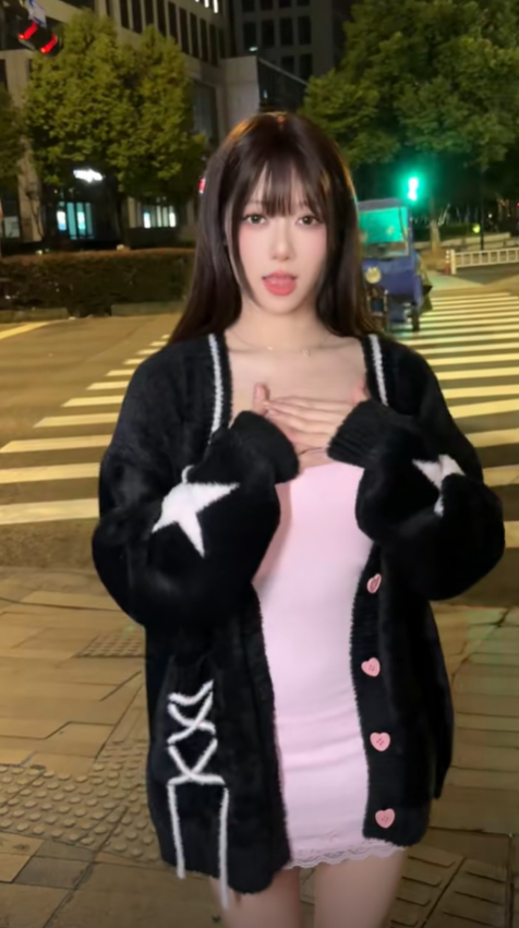 อดีตนางฟ้ายิมนาสติกจีน ผันตัวเป็นสตรีมเมอร์แซ่บ อดีตนางฟ้ายิมนาสติกจีน ผันตัวเป็นสตรีมเมอร์แซ่บ