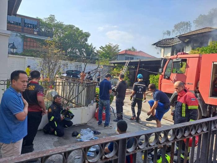 ไฟไหม้บ้าน หมู่บ้านนาราสิริ วัชรพล ไฟไหม้บ้าน หมู่บ้านนาราสิริ วัชรพล