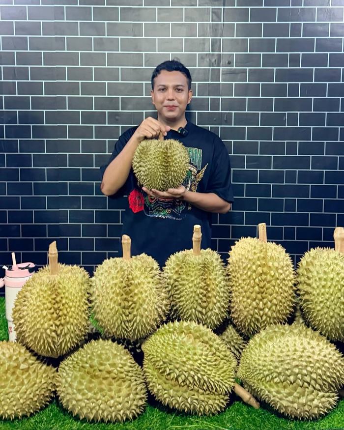 แพรรี่ ไพรวัลย์ แพรรี่ ไพรวัลย์