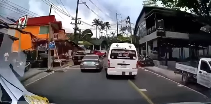 ขวางรถพยาบาล ผู้ป่วยเสียชีวิต ขวางรถพยาบาล ผู้ป่วยเสียชีวิต