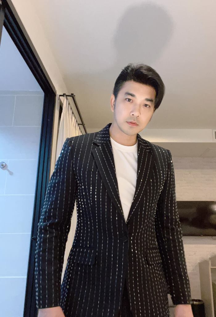 เจมส์ เรืองศักดิ์ เจมส์ เรืองศักดิ์