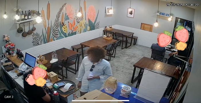 ร้านสเต๊กเล็ก ๆ ไม่ค่อยมีลูกค้าต่างชาติ กลับเจอชักดาบหนี ร้านสเต๊กเล็ก ๆ ไม่ค่อยมีลูกค้าต่างชาติ กลับเจอชักดาบหนี