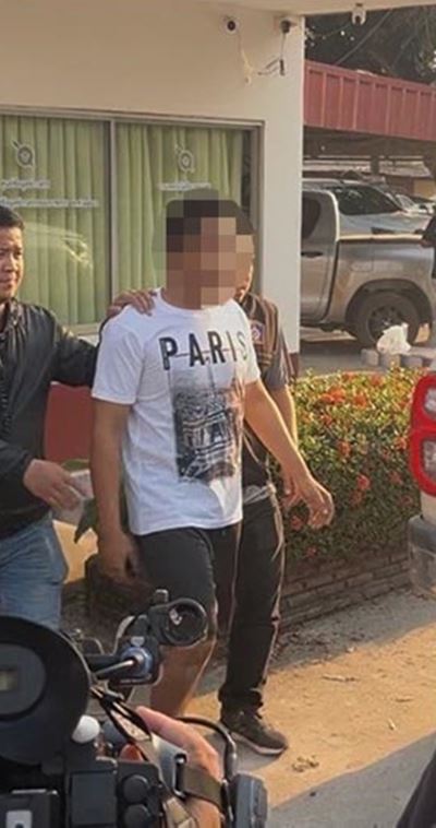 จับมือฆ่า 3 พ่อแม่ลูก จับมือฆ่า 3 พ่อแม่ลูก