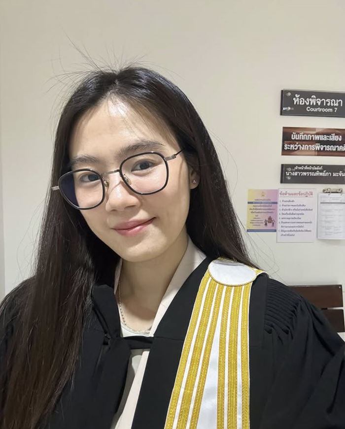 ทนายเมย์ โหนกระแส ทนายเมย์ โหนกระแส