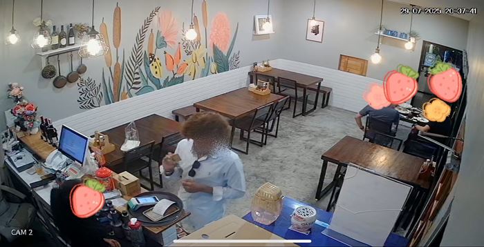 ร้านสเต๊กเล็ก ๆ ไม่ค่อยมีลูกค้าต่างชาติ กลับเจอชักดาบหนี ร้านสเต๊กเล็ก ๆ ไม่ค่อยมีลูกค้าต่างชาติ กลับเจอชักดาบหนี