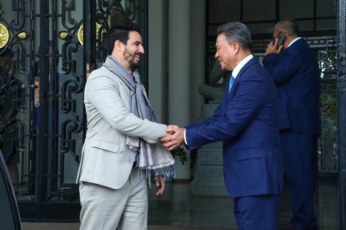 ไมเคิล อัลฟาโร ไมเคิล อัลฟาโร