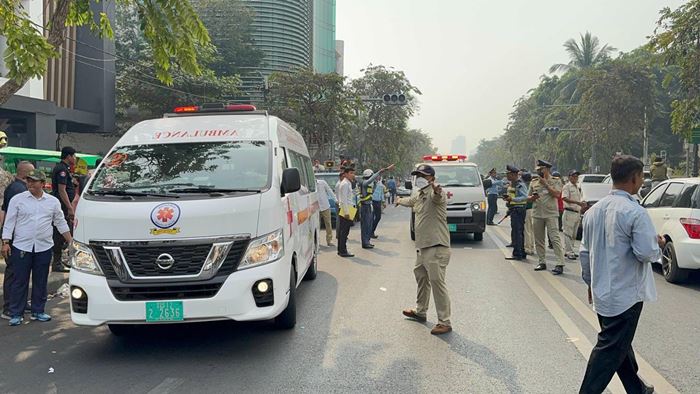 เศรษฐีแจกอั่งเปา คนแย่งเหยียบกันตาย เศรษฐีแจกอั่งเปา คนแย่งเหยียบกันตาย