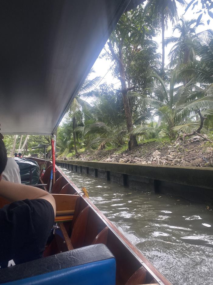 นักท่องเที่ยวโวย นั่งเรือตลาดน้ำ 3 คน 9500 นักท่องเที่ยวโวย นั่งเรือตลาดน้ำ 3 คน 9500