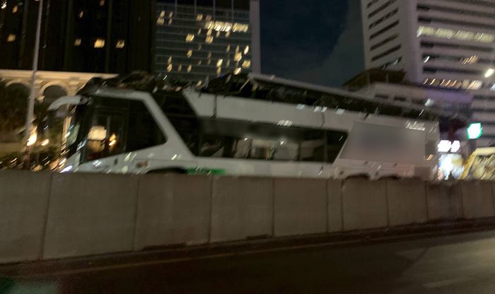 รถบัส รถโม่ปูน ชนคาน รถบัส รถโม่ปูน ชนคาน