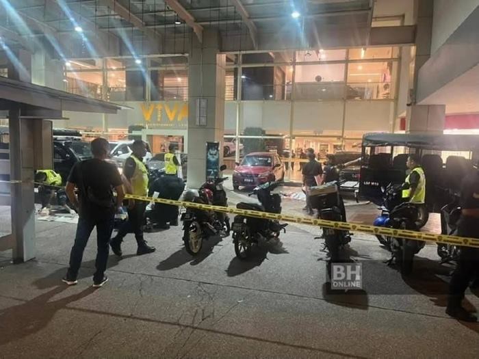 ยิง 2 ศพ หน้าห้างดังมาเลเซีย ยิง 2 ศพ หน้าห้างดังมาเลเซีย