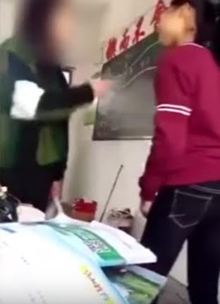 ครูตบนักเรียน ครูตบนักเรียน