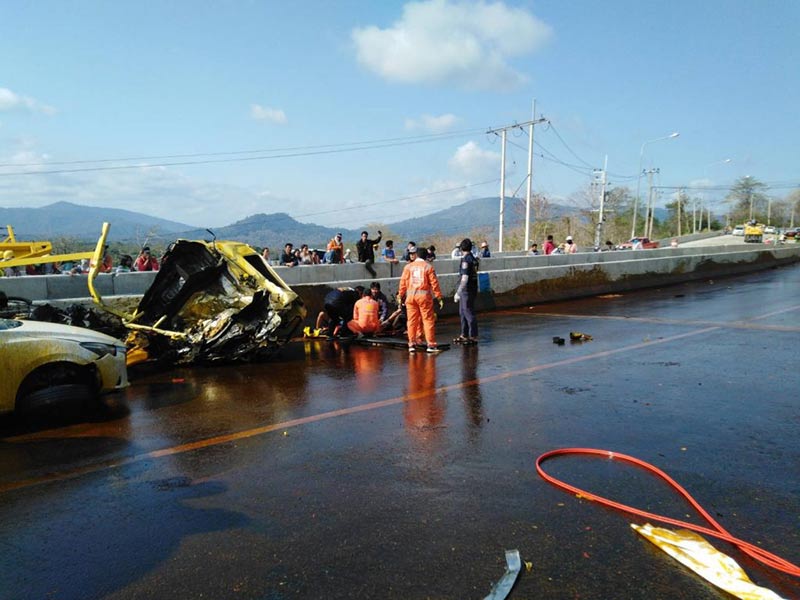 รถบรรทุกน้ำมันคว่ำ รถบรรทุกน้ำมันคว่ำ