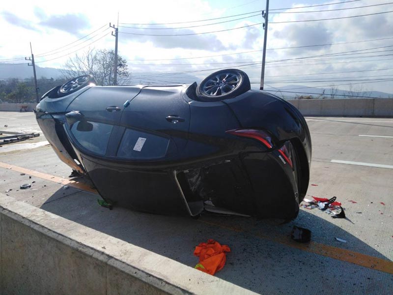 รถบรรทุกน้ำมันคว่ำ รถบรรทุกน้ำมันคว่ำ