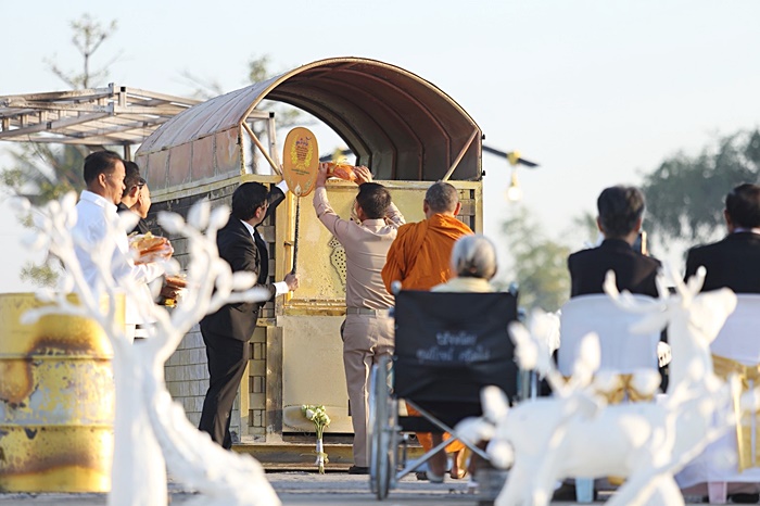 หลวงพ่อคูณ เตรียมลอยอังคาร หลวงพ่อคูณ เตรียมลอยอังคาร