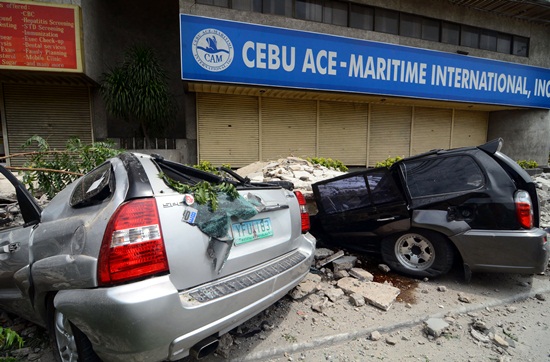 แผ่นดินไหวฟิลิปปินส์ 7.2 แมกนิจูด ยอดตายพุ่ง 32 รายแล้ว แผ่นดินไหวฟิลิปปินส์ 7.2 แมกนิจูด ยอดตายพุ่ง 32 รายแล้ว