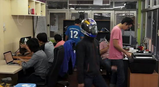 Harlem Shake เทรนด์การเต้นหมู่แบบใหม่ ทั้งฮาทั้งเพี้ยน