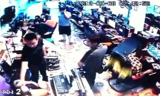 คลิปรีดไถเงินร้านเกม เชียงราย