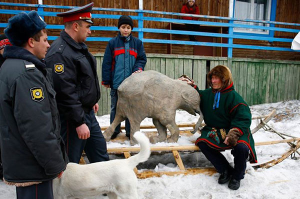 นักวิทย์เล็งโคลนนิ่งลูกแมมมอธอายุ 42,000 ปี นักวิทย์เล็งโคลนนิ่งลูกแมมมอธอายุ 42,000 ปี