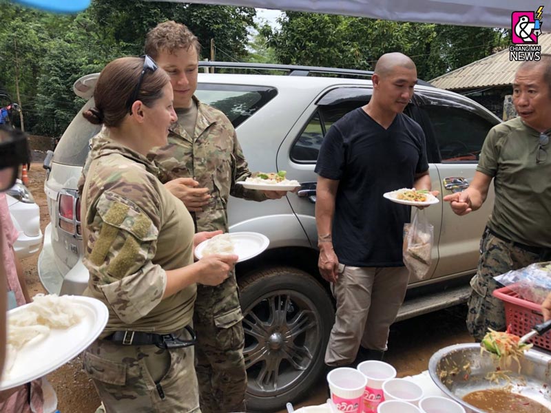 ทหารกินข้าวต้มมัด ทหารกินข้าวต้มมัด
