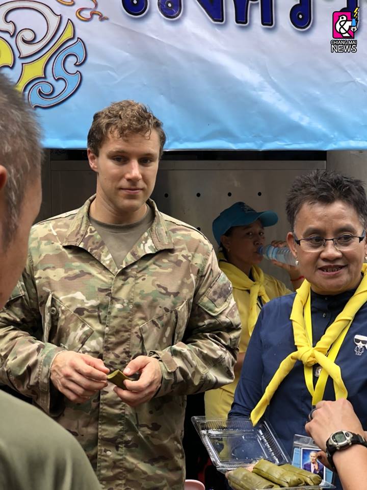 ทหารกินข้าวต้มมัด ทหารกินข้าวต้มมัด