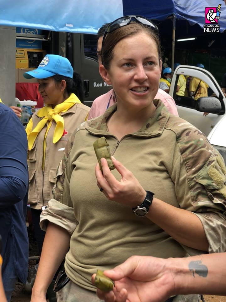 ทหารกินข้าวต้มมัด ทหารกินข้าวต้มมัด