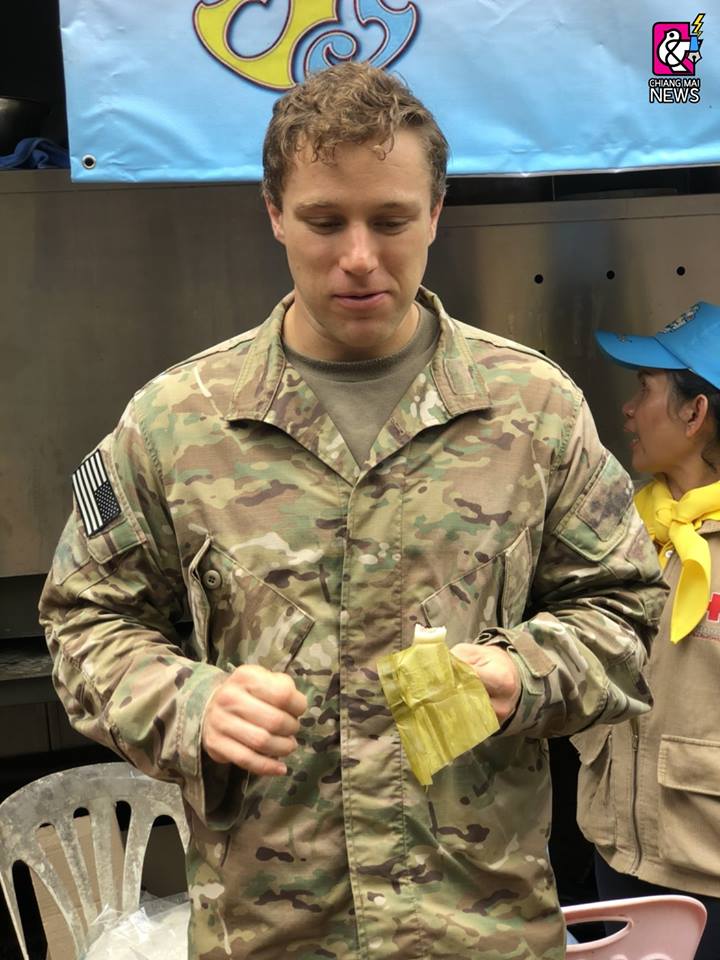 ทหารกินข้าวต้มมัด ทหารกินข้าวต้มมัด