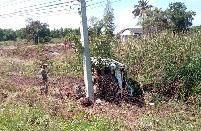 รถตู้ครูเต้ยคว่ำ รถตู้ครูเต้ยคว่ำ