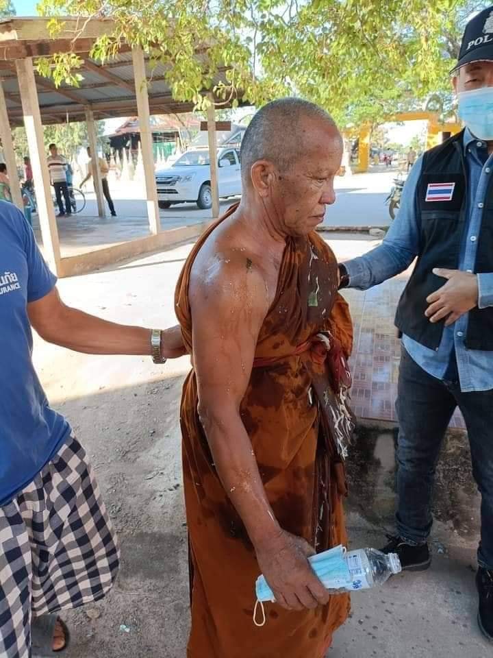 สาดแกงใส่พระ สาดแกงใส่พระ
