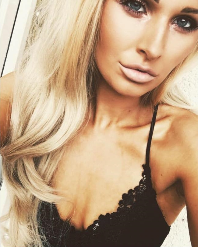 แก้ผ้าในบ้าน แก้ผ้าในบ้าน