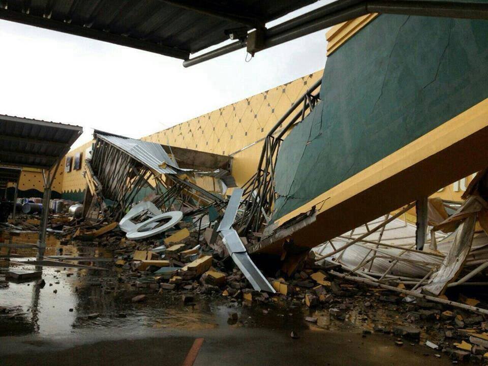 ห้างโกลบอลเฮ้าส์สุรินทร์ถล่ม ห้างโกลบอลเฮ้าส์สุรินทร์ถล่ม