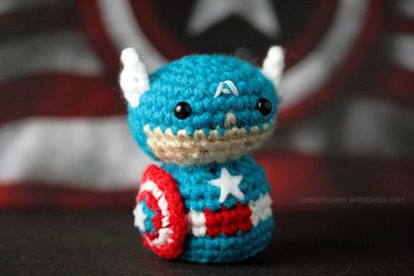 สาวถักโครเชต์ซูเปอร์ฮีโร่โซคิวท์ แจกฟรีทั่วเมืองซานดิเอโก สาวถักโครเชต์ซูเปอร์ฮีโร่โซคิวท์ แจกฟรีทั่วเมืองซานดิเอโก