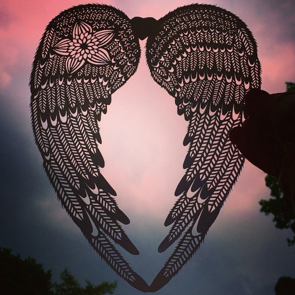 ศิลปะตัดกระดาษ แกะสลักซะเลอเลิศ แล้วเล่นสีกับท้องฟ้าอย่างเจิดเลย ศิลปะตัดกระดาษ แกะสลักซะเลอเลิศ แล้วเล่นสีกับท้องฟ้าอย่างเจิดเลย