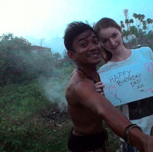 นี่สิรักแท้ หนุ่มอินโดฯ หน้าบ้าน ๆ แต่งงานฝรั่งสาวอย่างสวย นี่สิรักแท้ หนุ่มอินโดฯ หน้าบ้าน ๆ แต่งงานฝรั่งสาวอย่างสวย