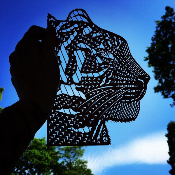 ศิลปะตัดกระดาษ แกะสลักซะเลอเลิศ แล้วเล่นสีกับท้องฟ้าอย่างเจิดเลย ศิลปะตัดกระดาษ แกะสลักซะเลอเลิศ แล้วเล่นสีกับท้องฟ้าอย่างเจิดเลย