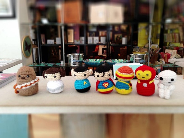 สาวถักโครเชต์ซูเปอร์ฮีโร่โซคิวท์ แจกฟรีทั่วเมืองซานดิเอโก สาวถักโครเชต์ซูเปอร์ฮีโร่โซคิวท์ แจกฟรีทั่วเมืองซานดิเอโก