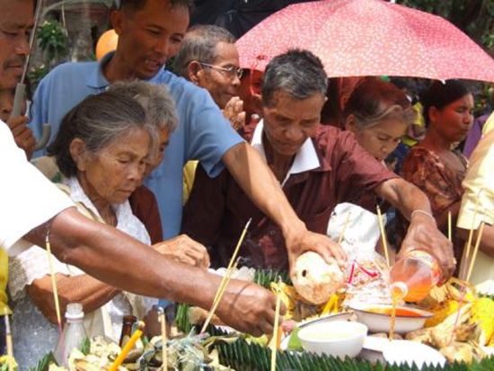 วันแซนโฎนตา วันแซนโฎนตา