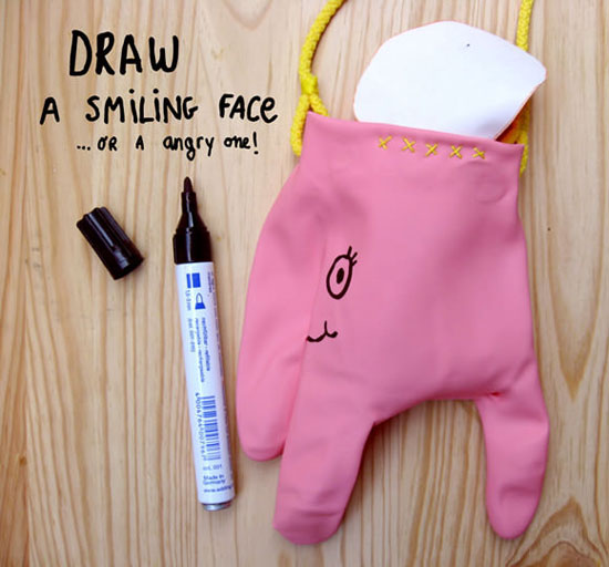 DIY เปลี่ยนถุงมือยางเป็นกระเป๋าช้างสุดน่ารัก